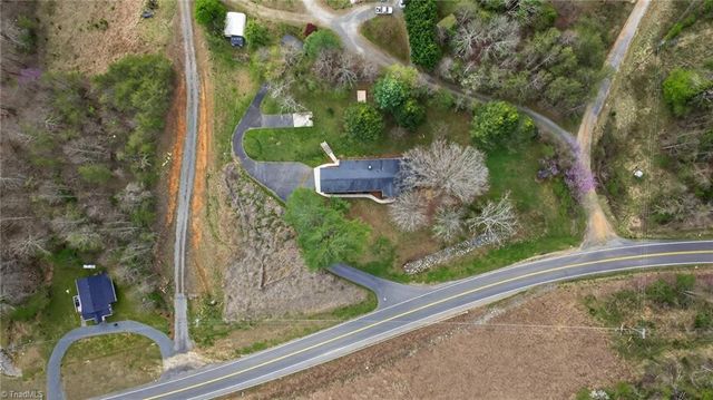 3767 Nc Highway 704 W, Westfield, NC 27053
