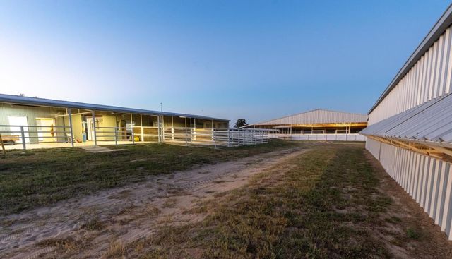 126 abel LN, Elgin, TX 78621