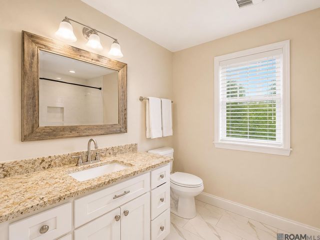 215 N River Rd, Denham Springs, LA 70726