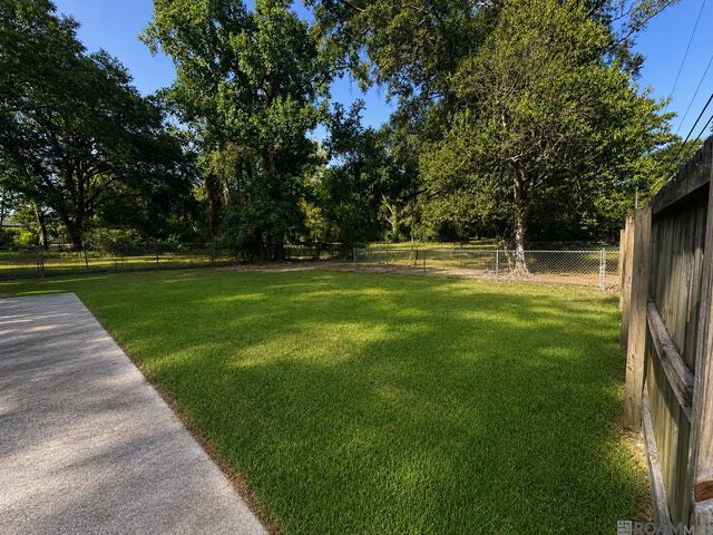 215 N River Rd, Denham Springs, LA 70726