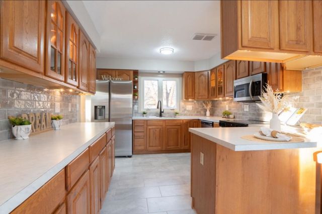 7515 W Hale St, Wichita, KS 67212