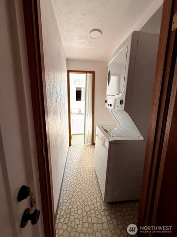 3622 S 268th Street, Kent, WA 98032
