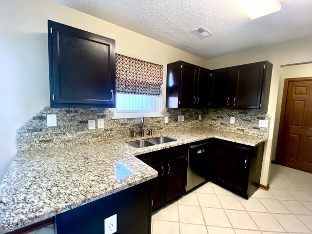 440 Lockerbie Lane, Pittsboro, IN 46167