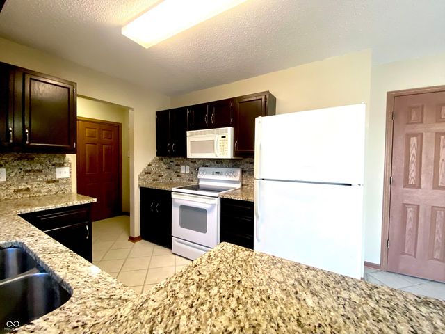 440 Lockerbie Lane, Pittsboro, IN 46167