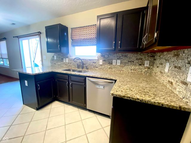 440 Lockerbie Lane, Pittsboro, IN 46167