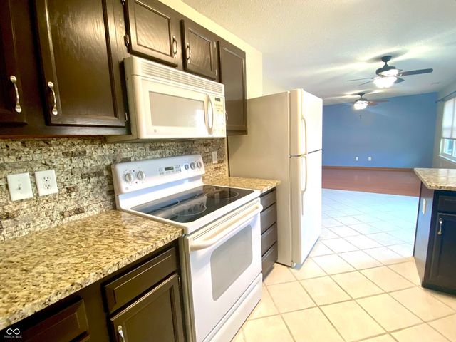 440 Lockerbie Lane, Pittsboro, IN 46167