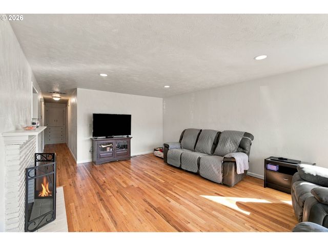 791 MONEDA Ct, Keizer, OR 97303