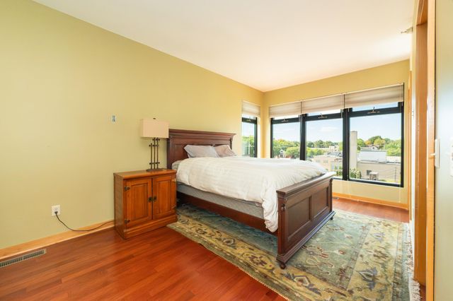 9 W Franklin Avenue 315, Minneapolis, MN 55404