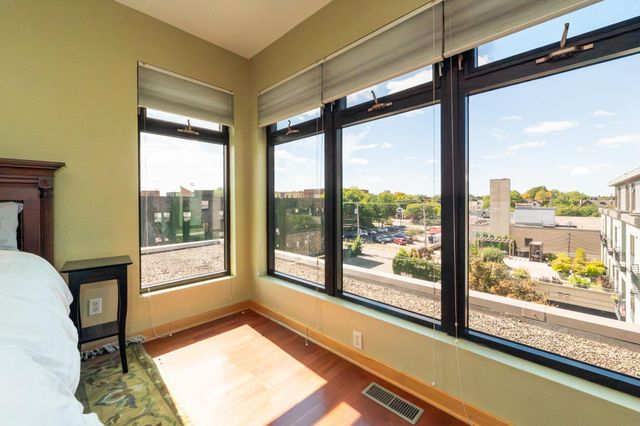 9 W Franklin Avenue 315, Minneapolis, MN 55404