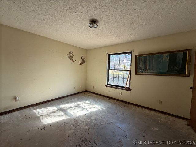 10868 SW Gowen, Hartshorne, OK 74547