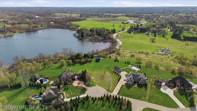 69225 Lake Point Court, Bruce Township, MI 48065