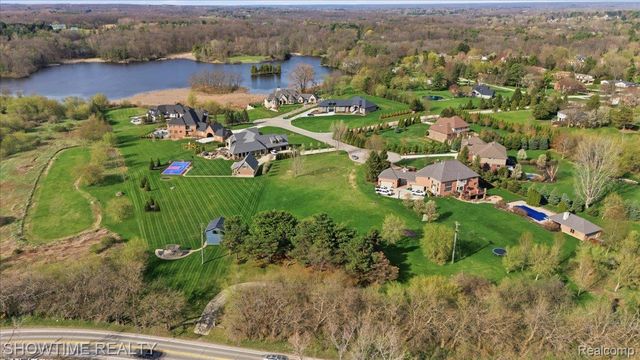 69225 Lake Point Court, Bruce Township, MI 48065