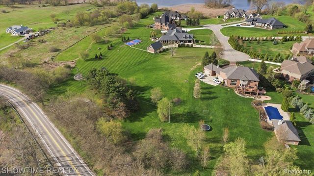 69225 Lake Point Court, Bruce Township, MI 48065