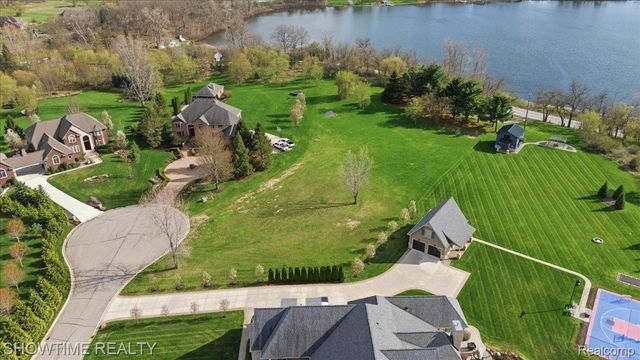 69225 Lake Point Court, Bruce Township, MI 48065