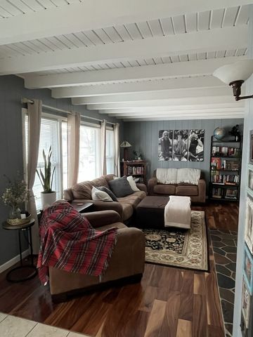 1305 WISCONSIN Street, Le Claire, IA 52753