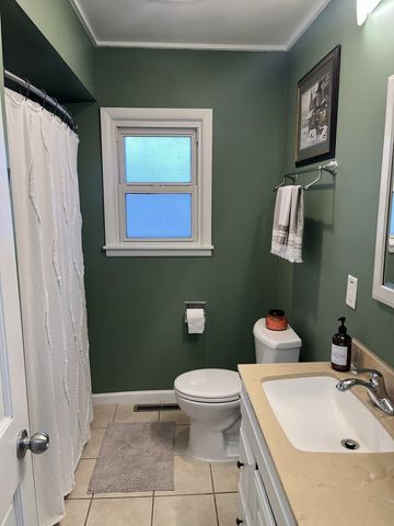 1305 WISCONSIN Street, Le Claire, IA 52753