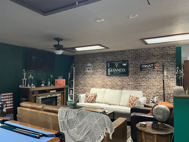 1305 WISCONSIN Street, Le Claire, IA 52753