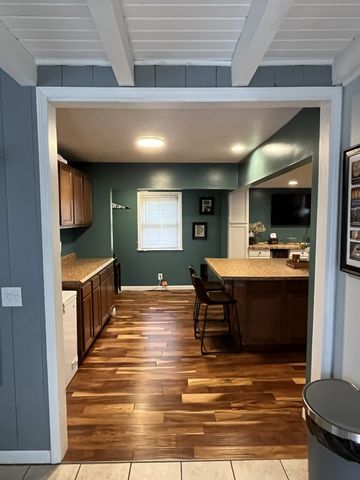 1305 WISCONSIN Street, Le Claire, IA 52753