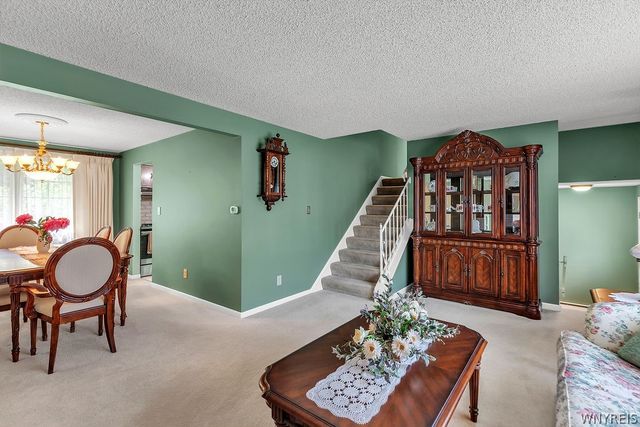 163 Cranwood Drive, West Seneca, NY 14224