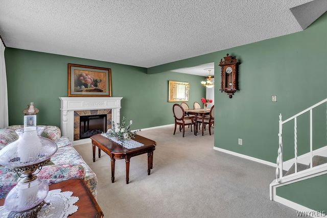 163 Cranwood Drive, West Seneca, NY 14224