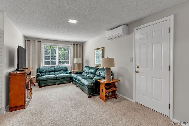 163 Cranwood Drive, West Seneca, NY 14224