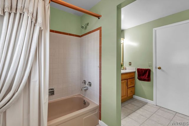 163 Cranwood Drive, West Seneca, NY 14224