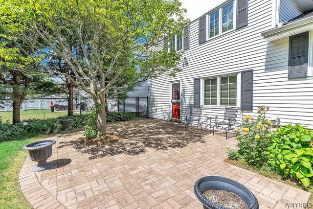 163 Cranwood Drive, West Seneca, NY 14224
