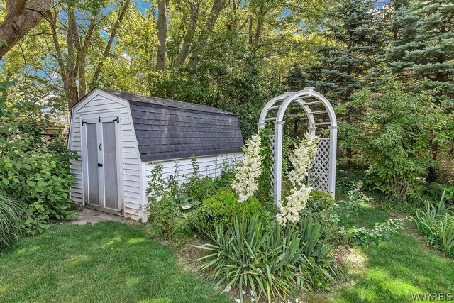 163 Cranwood Drive, West Seneca, NY 14224