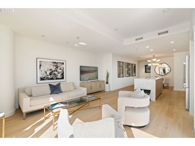 841 S GAINES St 712, Portland, OR 97239