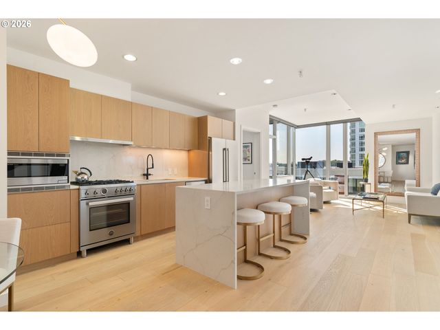 841 S GAINES St 712, Portland, OR 97239