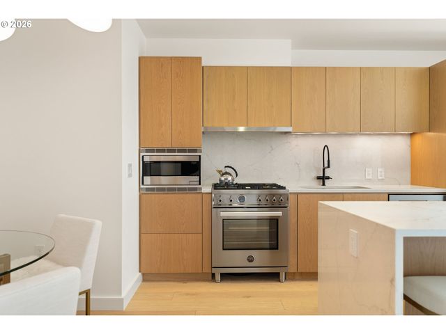841 S GAINES St 712, Portland, OR 97239