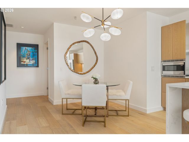 841 S GAINES St 712, Portland, OR 97239