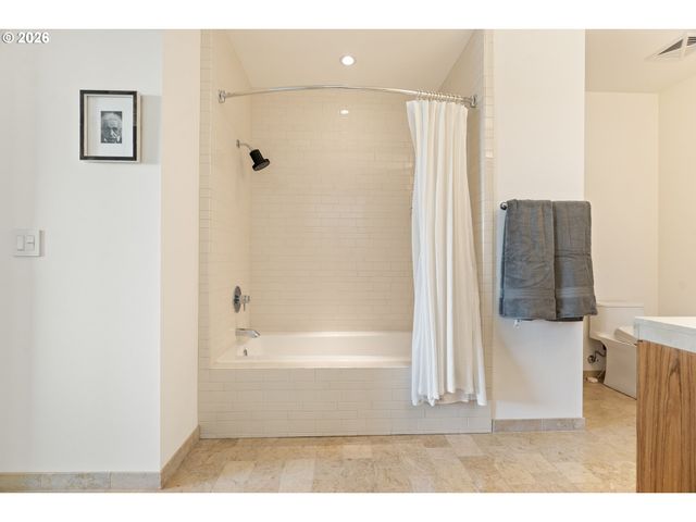 841 S GAINES St 712, Portland, OR 97239