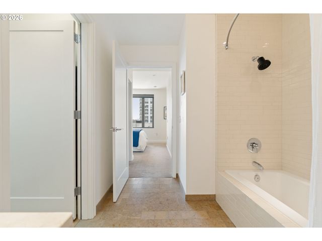 841 S GAINES St 712, Portland, OR 97239
