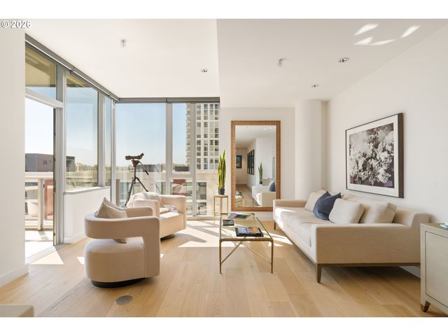 841 S GAINES St 712, Portland, OR 97239