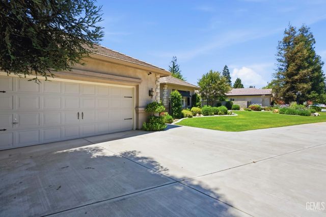 3223 Peace Rose Street, Bakersfield, CA 93311