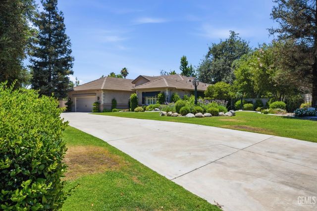 3223 Peace Rose Street, Bakersfield, CA 93311
