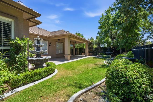 3223 Peace Rose Street, Bakersfield, CA 93311