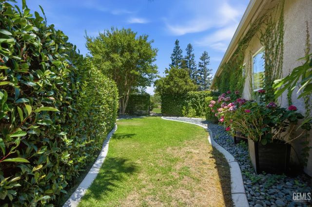 3223 Peace Rose Street, Bakersfield, CA 93311