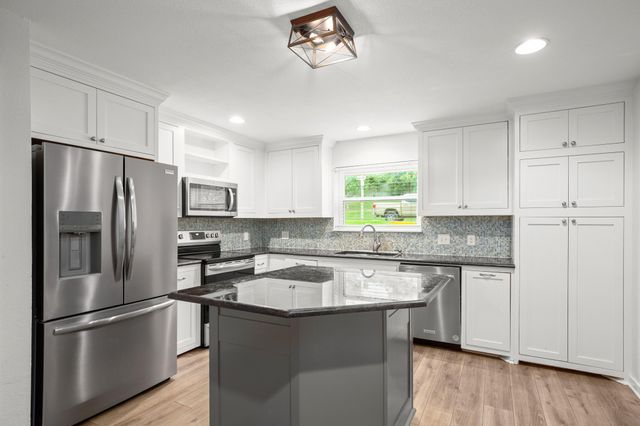 2009 Browning DR, Austin, TX 78752