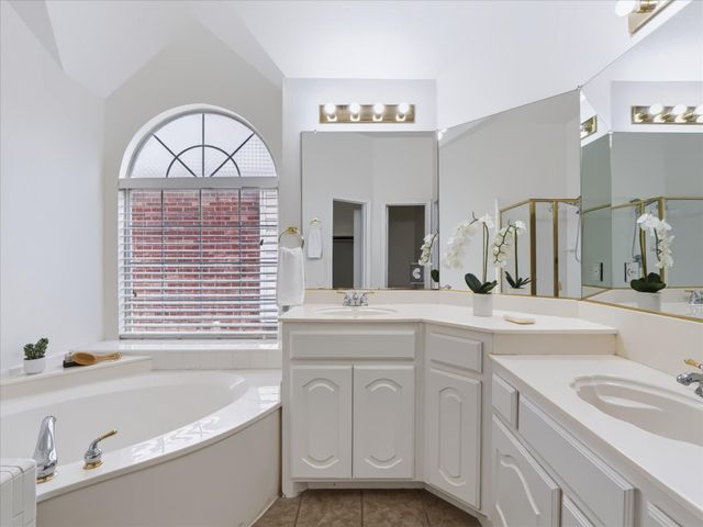 4908 Skymeadow Drive, Fort Worth, TX 76135