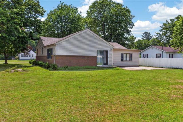 1032 Brookfield Drive, Saint Joseph, MI 49085