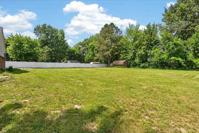 1032 Brookfield Drive, Saint Joseph, MI 49085