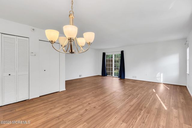 48 Quail Run, Bayville, NJ 08721