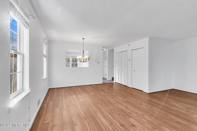 48 Quail Run, Bayville, NJ 08721