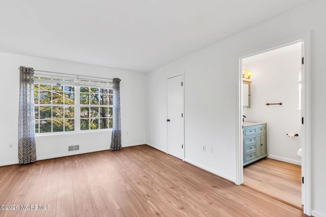 48 Quail Run, Bayville, NJ 08721