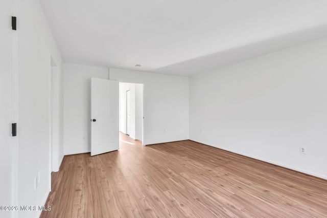 48 Quail Run, Bayville, NJ 08721