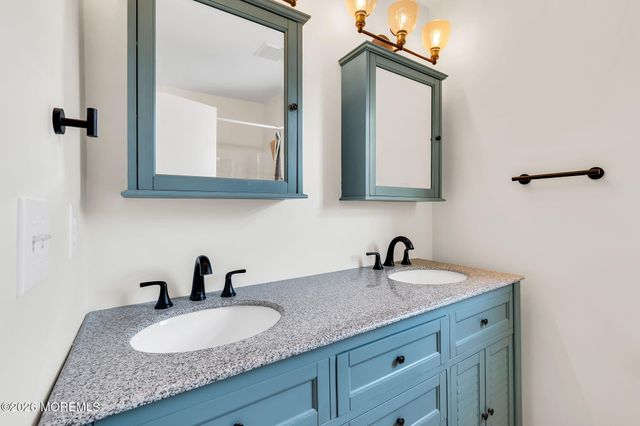 48 Quail Run, Bayville, NJ 08721