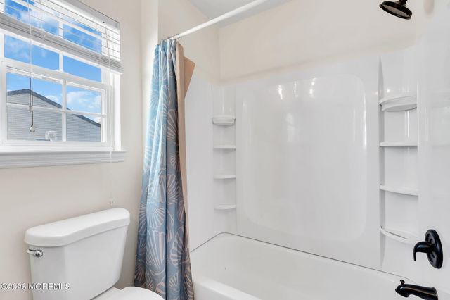 48 Quail Run, Bayville, NJ 08721