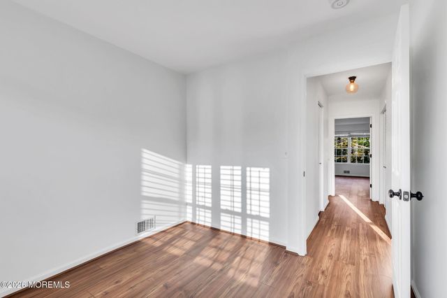 48 Quail Run, Bayville, NJ 08721